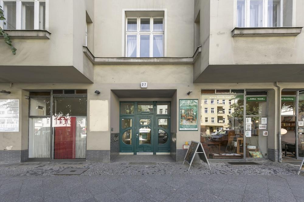 Kaiser-friedrich Strasse Hotel